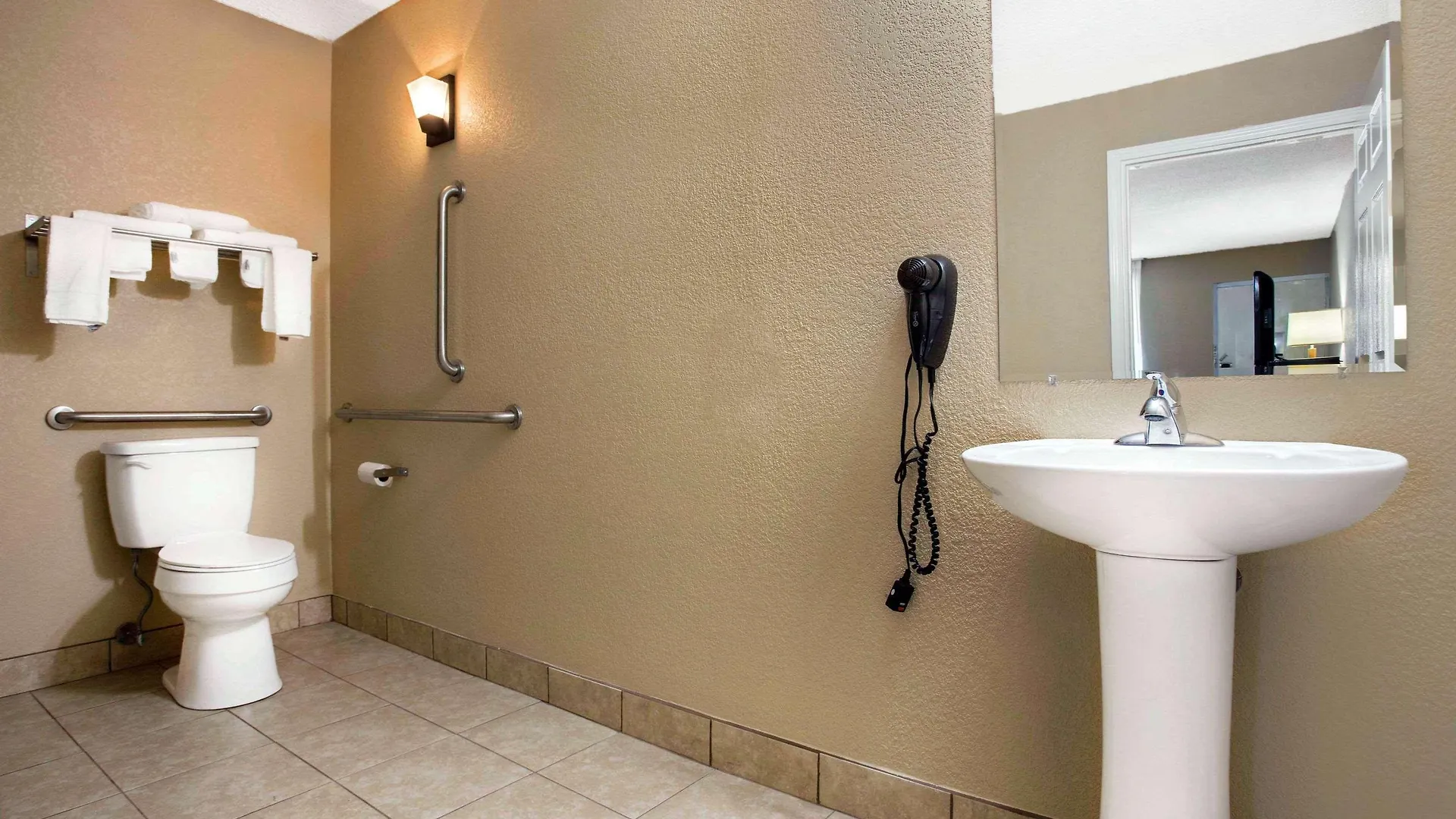 Quality Inn & Suites University Area Charlotte Hotel