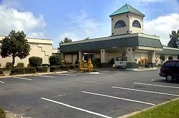 Quality Inn & Suites University Area Charlotte Hotel