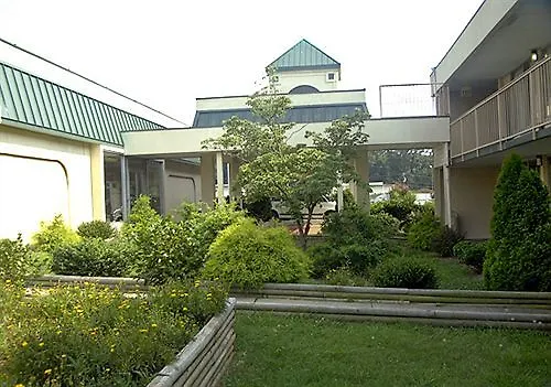 Quality Inn & Suites University Area Charlotte 2*,