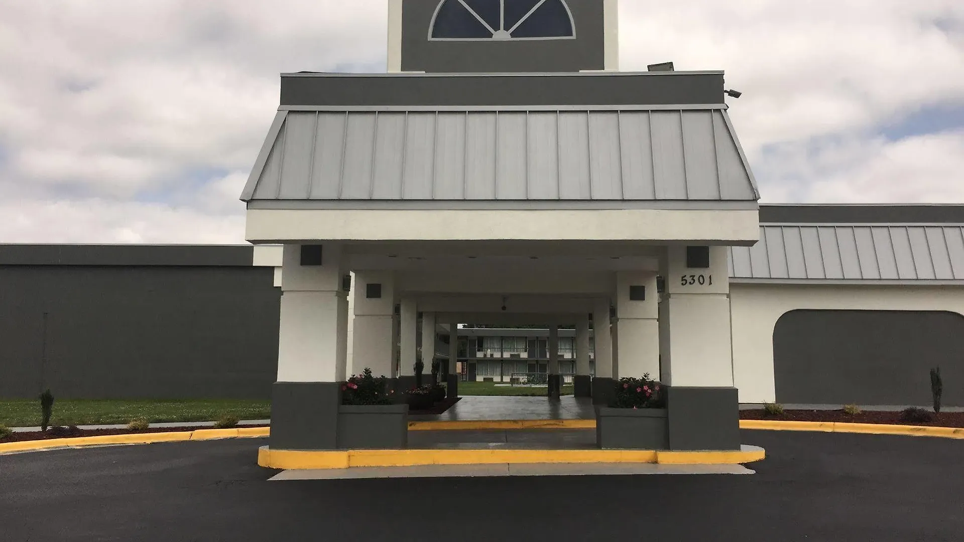 Quality Inn & Suites University Area Charlotte